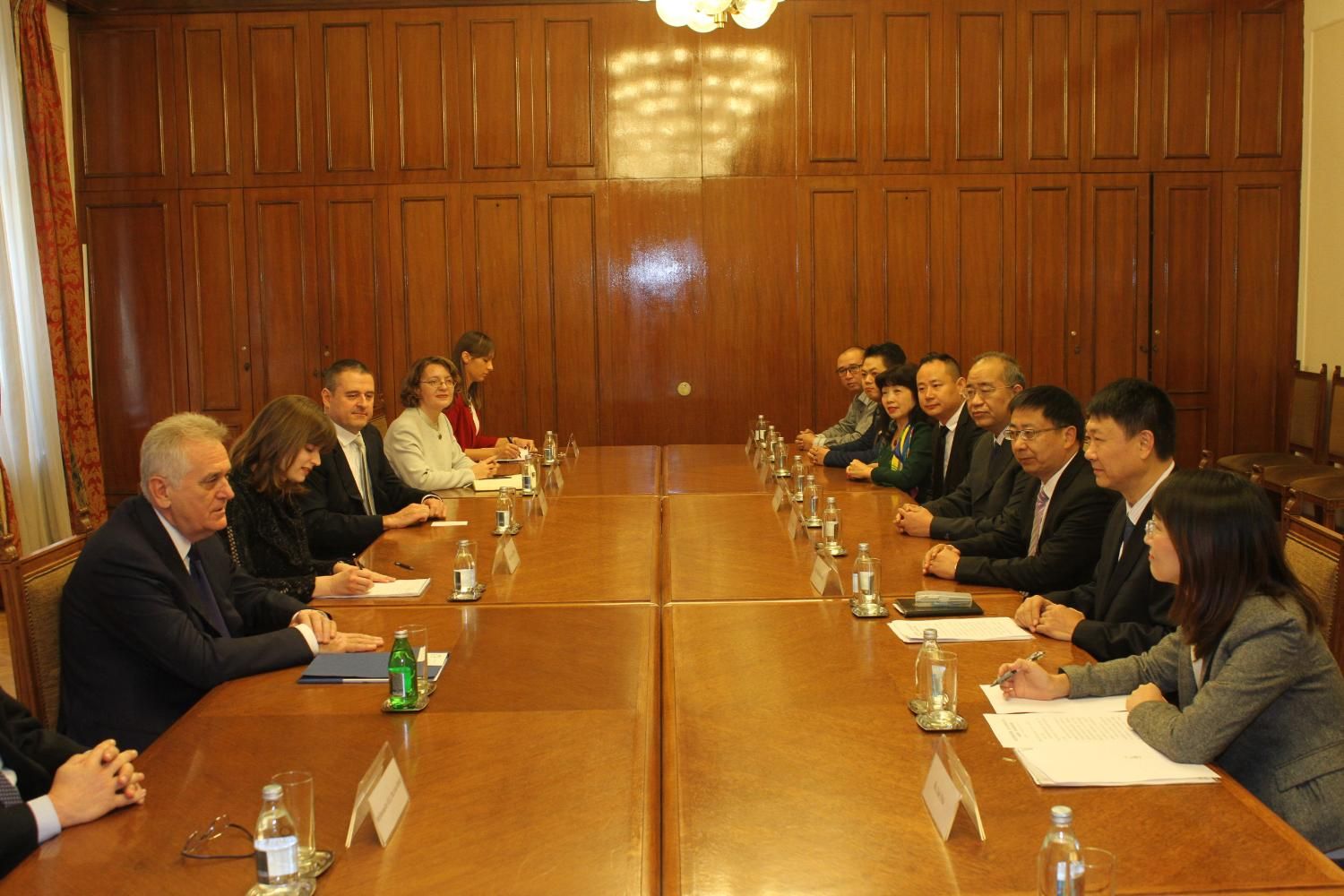 National Council President Nikolić meets Nantong delegation from Jiangsu Province