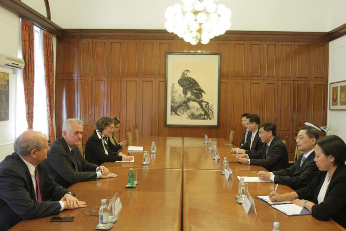 Council President Nikolić talks to Vice Mayor of Shanghai